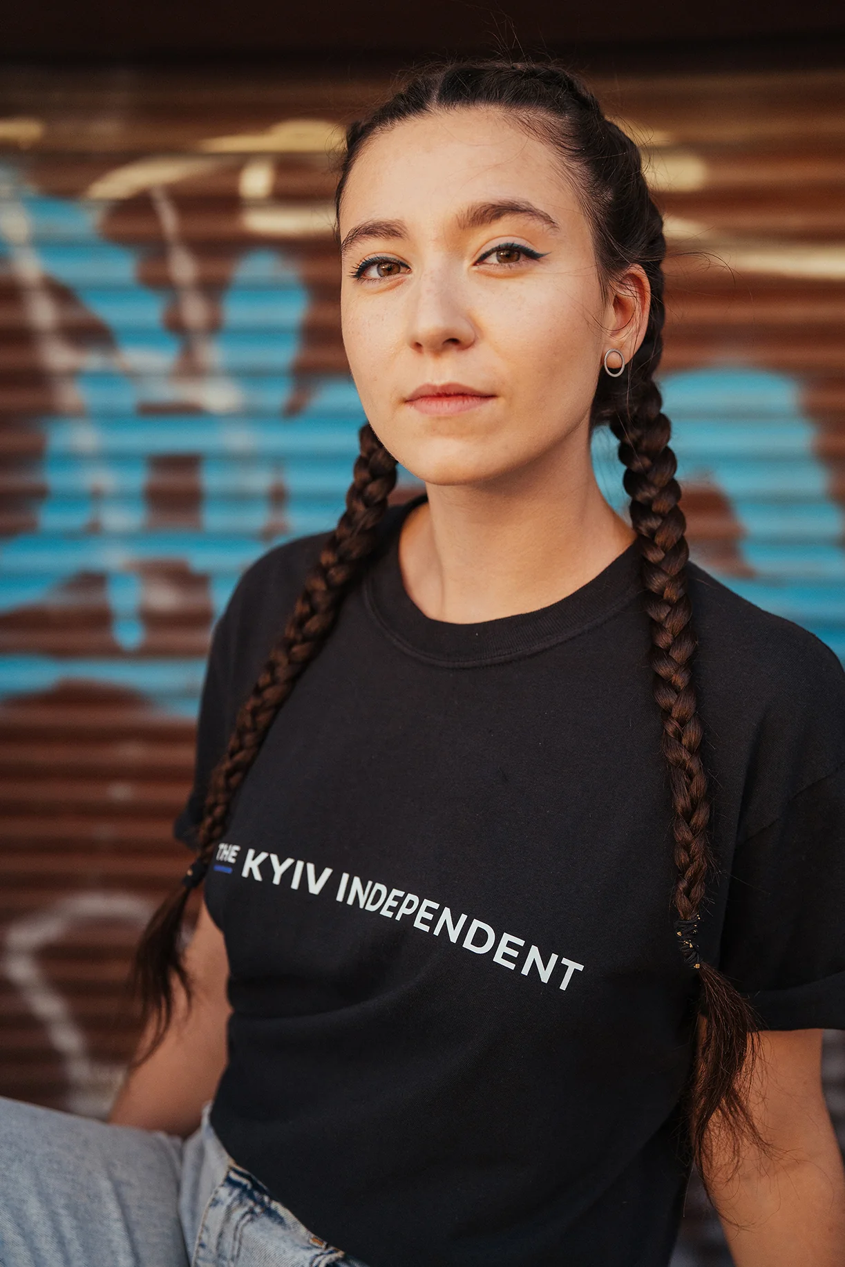 Kyiv Independent Logo T-shirt - Image 3